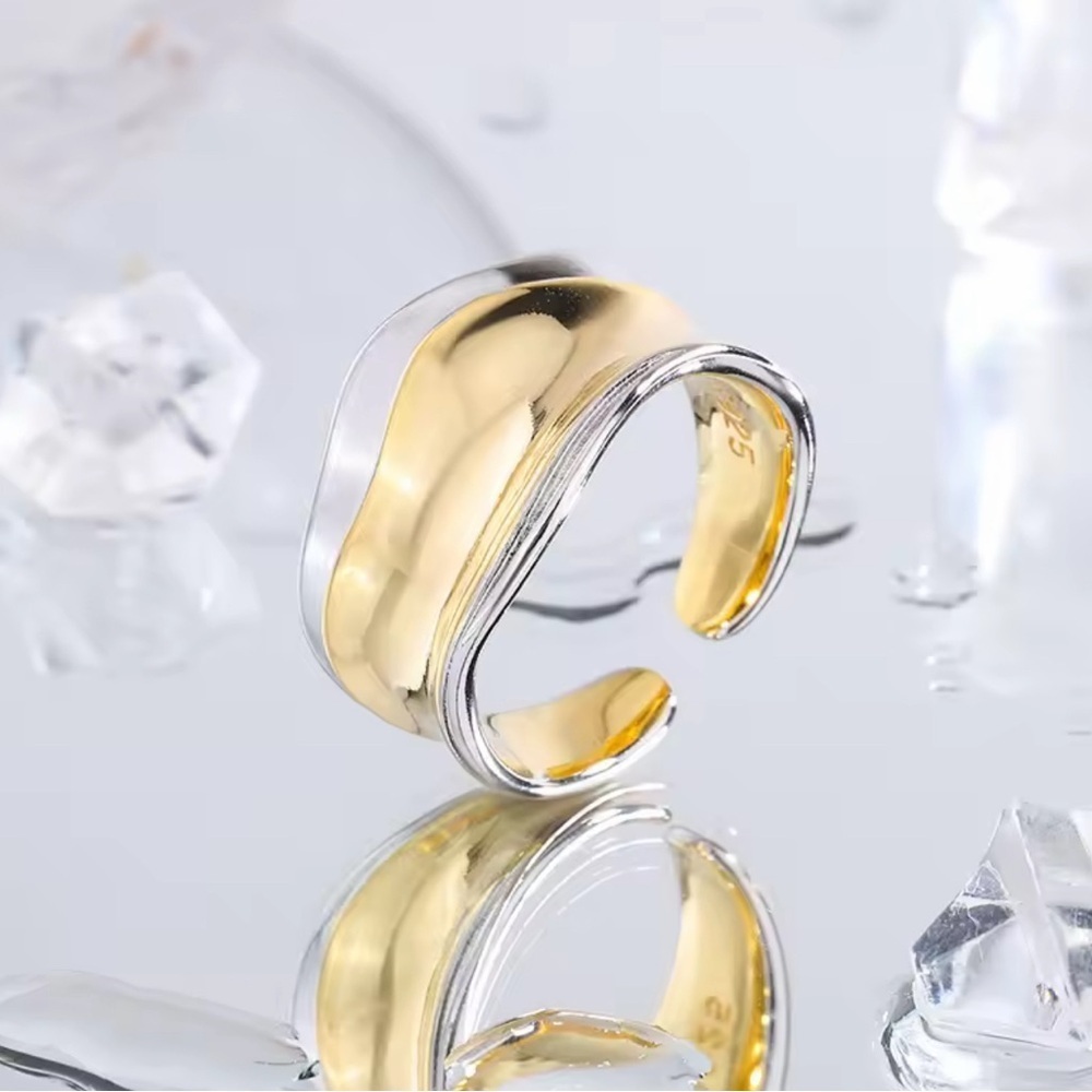Gold and Silver Ring - Picture 3 of 4
